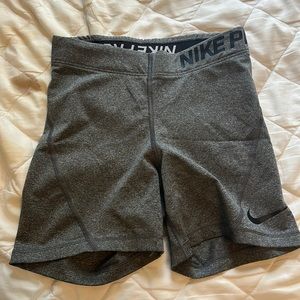 new nike pro size xs